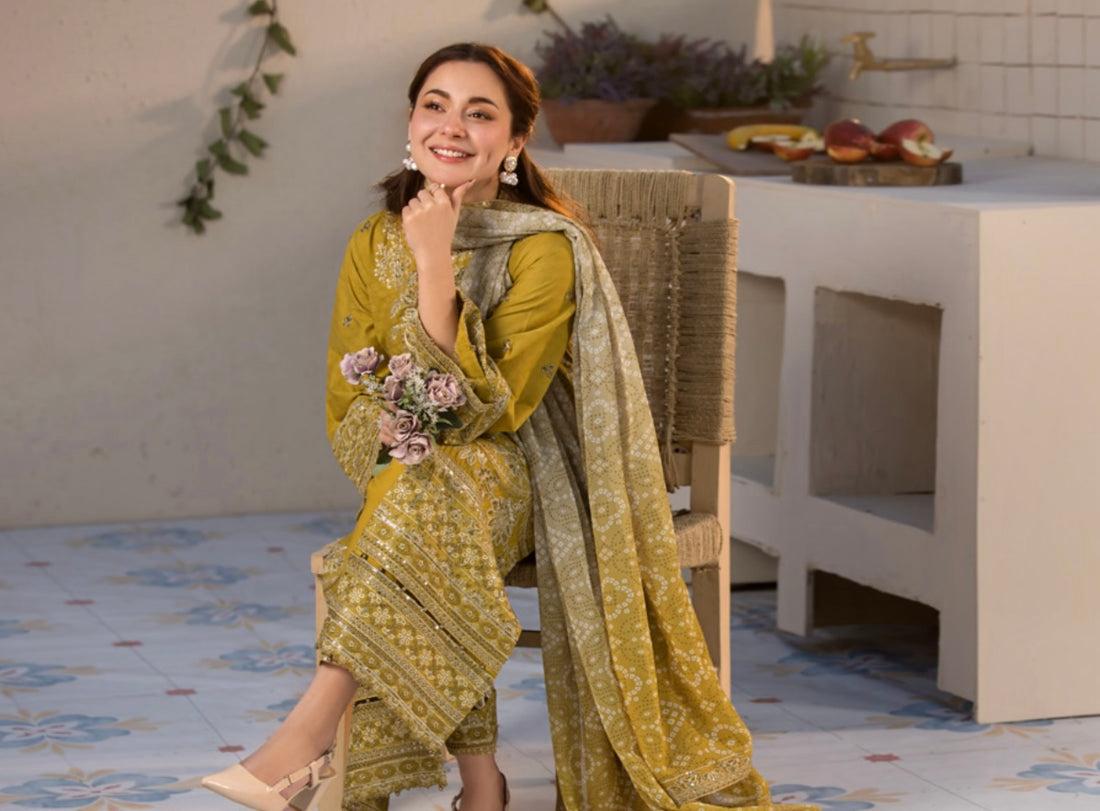 Zara Shahjhan-3PC DHANAK – Elegant Embroidered Suit – 6011