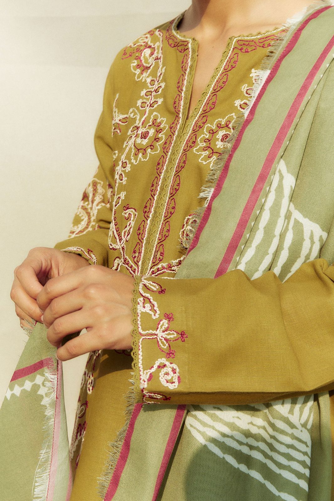 Zara Shahjahan – Embroidered Lawn 3PC – Summer Collection 2025 DW 471