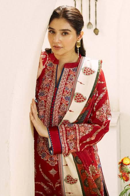 ZAHRA SHAHJAHAN- 3PC DHANAK EMBROIDERED SHIRT WITH COURTRAI PRINT SHAWL AND EMB TROUSER-SF023-
