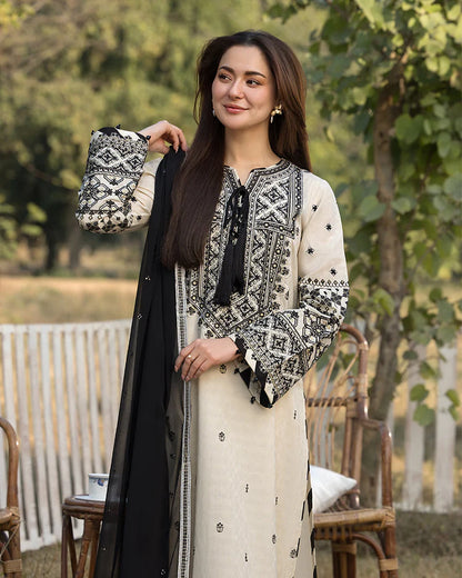 QALAMQAR-3PC DHANAK EMBROIDERED SHIRT WITH woll DUPATTA AND EMB TROUSER sf 01