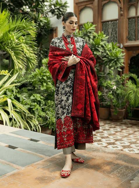 SAPPHIRE -3PC KARANDI  Bana Dori Printed  Shirt With Printed Duppta -SAF 5006