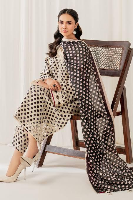 SAPPHIRE -3PC KARANDI  Bana Dori Printed  Shirt With Printed Duppta -SAF 5014